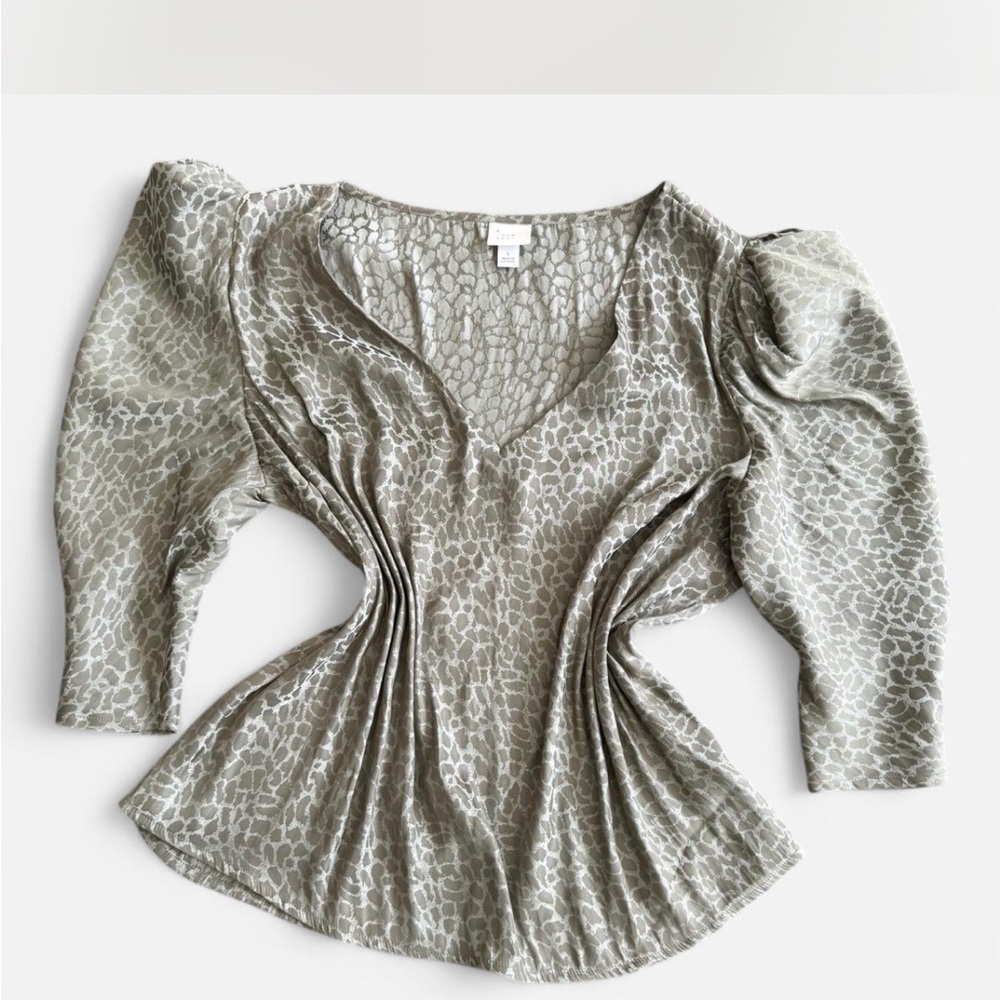 Elegant Green Women's Top